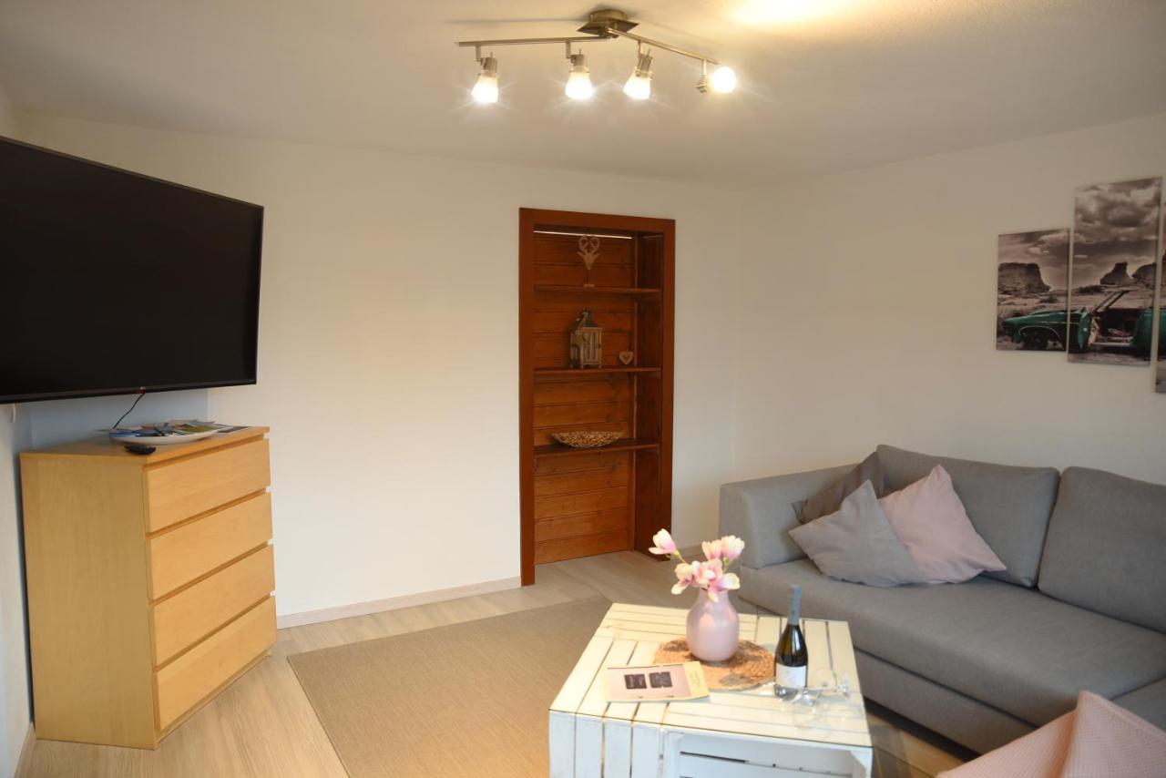 Apartmán 80 M2 Haushaelfte, 3 Zimmer, Parkplaetze, Bis 6 Pers Wängle Exteriér fotografie