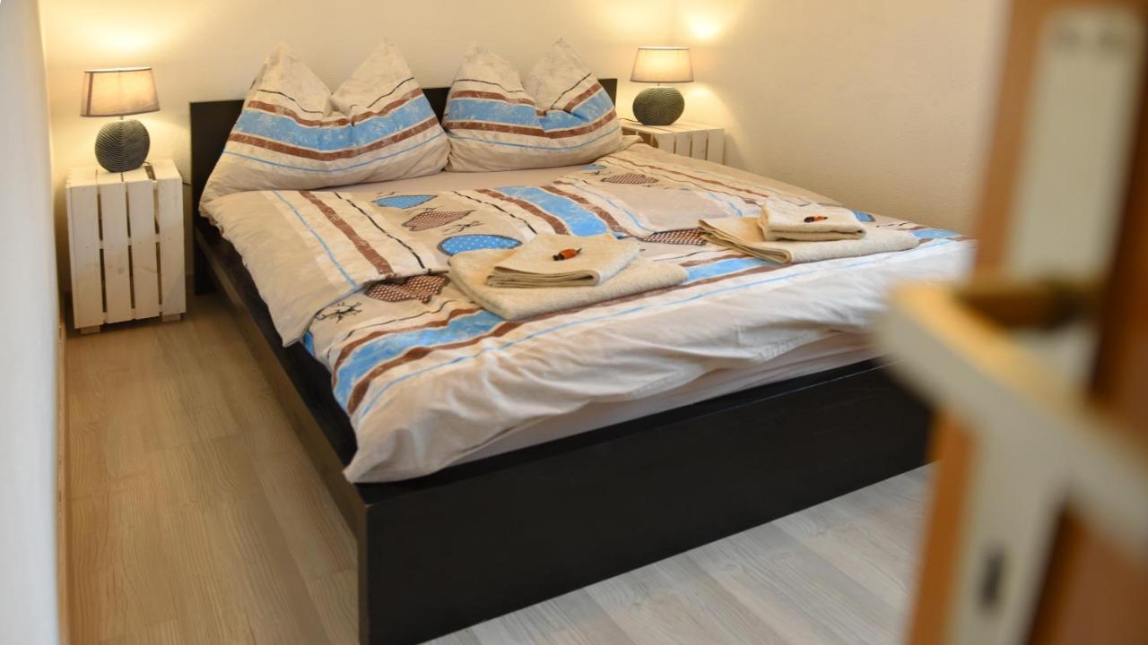 Apartmán 80 M2 Haushaelfte, 3 Zimmer, Parkplaetze, Bis 6 Pers Wängle Exteriér fotografie