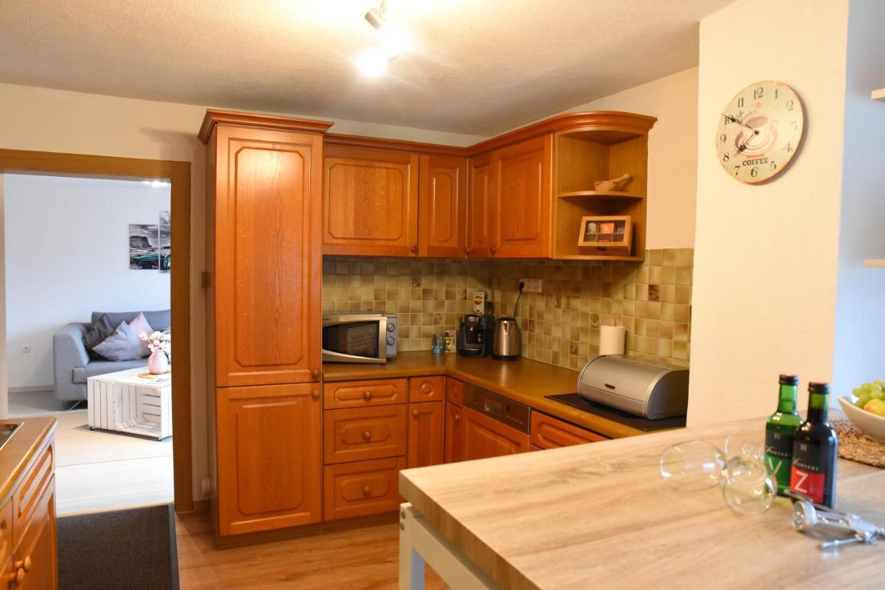 Apartmán 80 M2 Haushaelfte, 3 Zimmer, Parkplaetze, Bis 6 Pers Wängle Exteriér fotografie